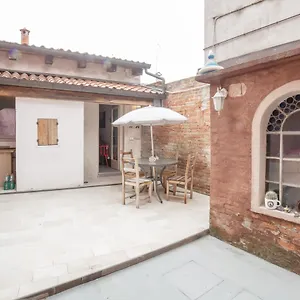 Ca' De La Gondola, Murano Apartment Venice